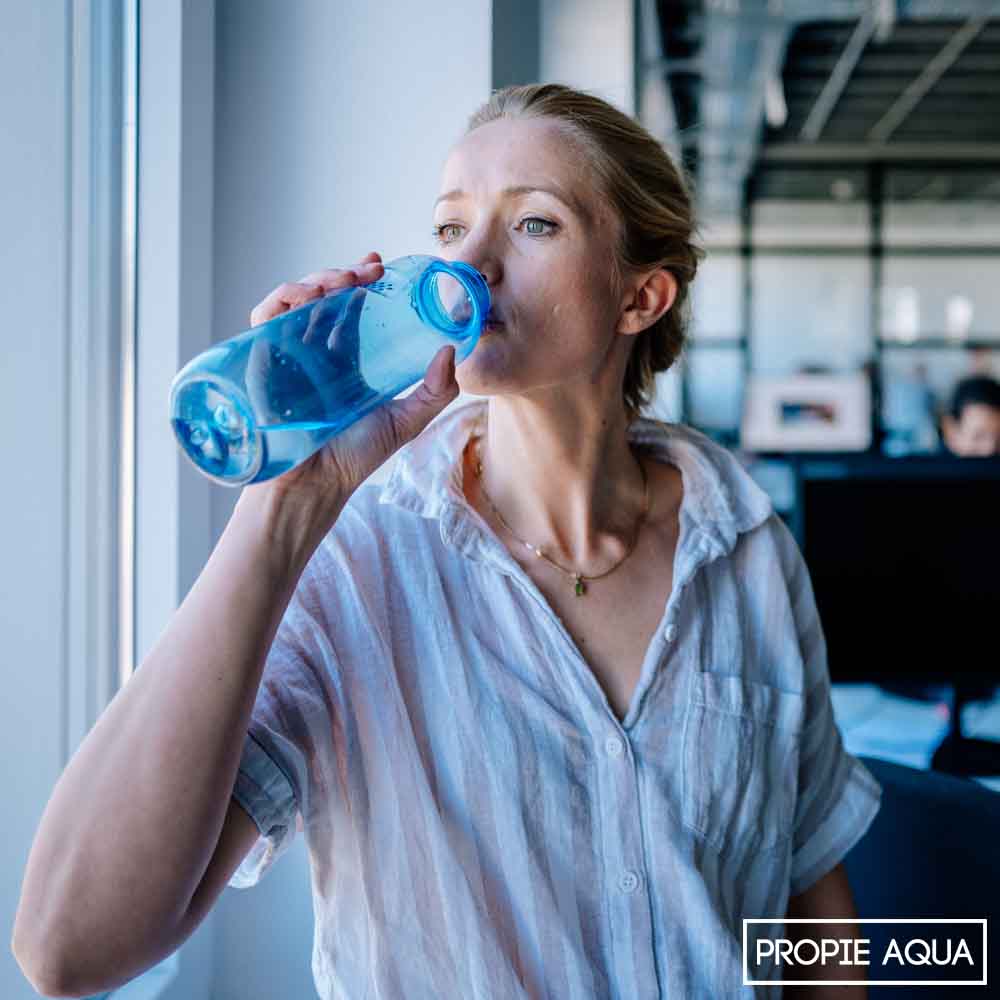 Kavodrink Flasche 1000 ml - im Büro Kavodrink Flasche 1000 ml - im Detail